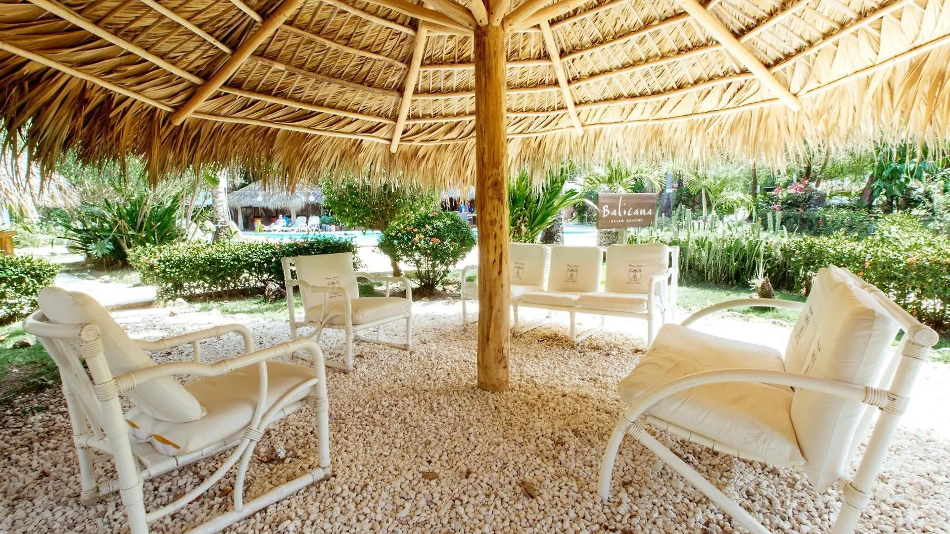 Serenara Studios And Suites - Los Corales Beach - Great Location With Many Restaurants Punta Cana