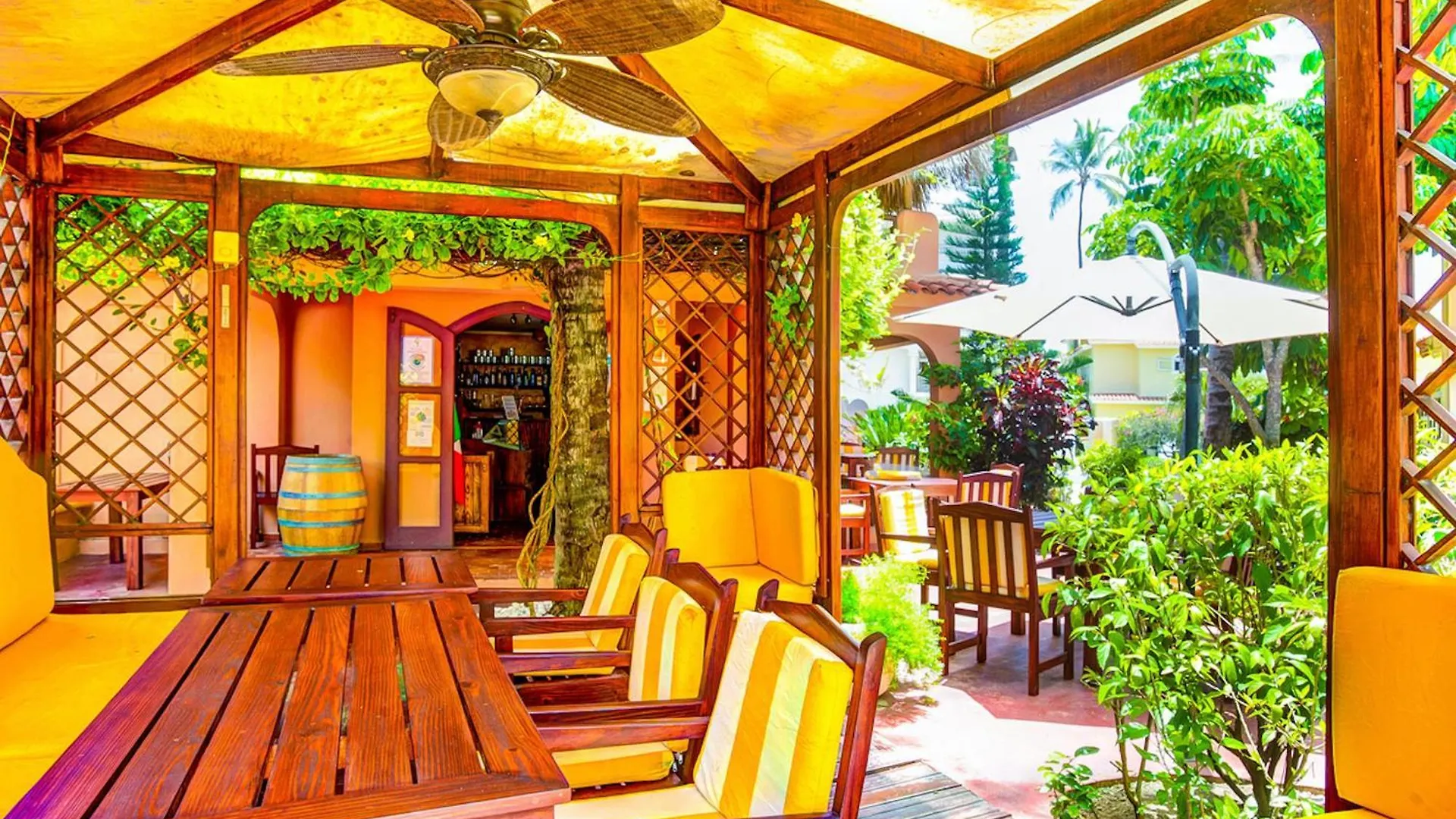 Serenara Studios And Suites - Los Corales Beach - Great Location With Many Restaurants Punta Cana 5*,  Repubblica Dominicana